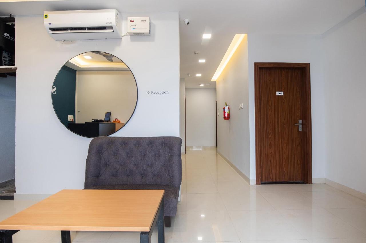Hotel Ballfin Indore Индаур Экстерьер фото