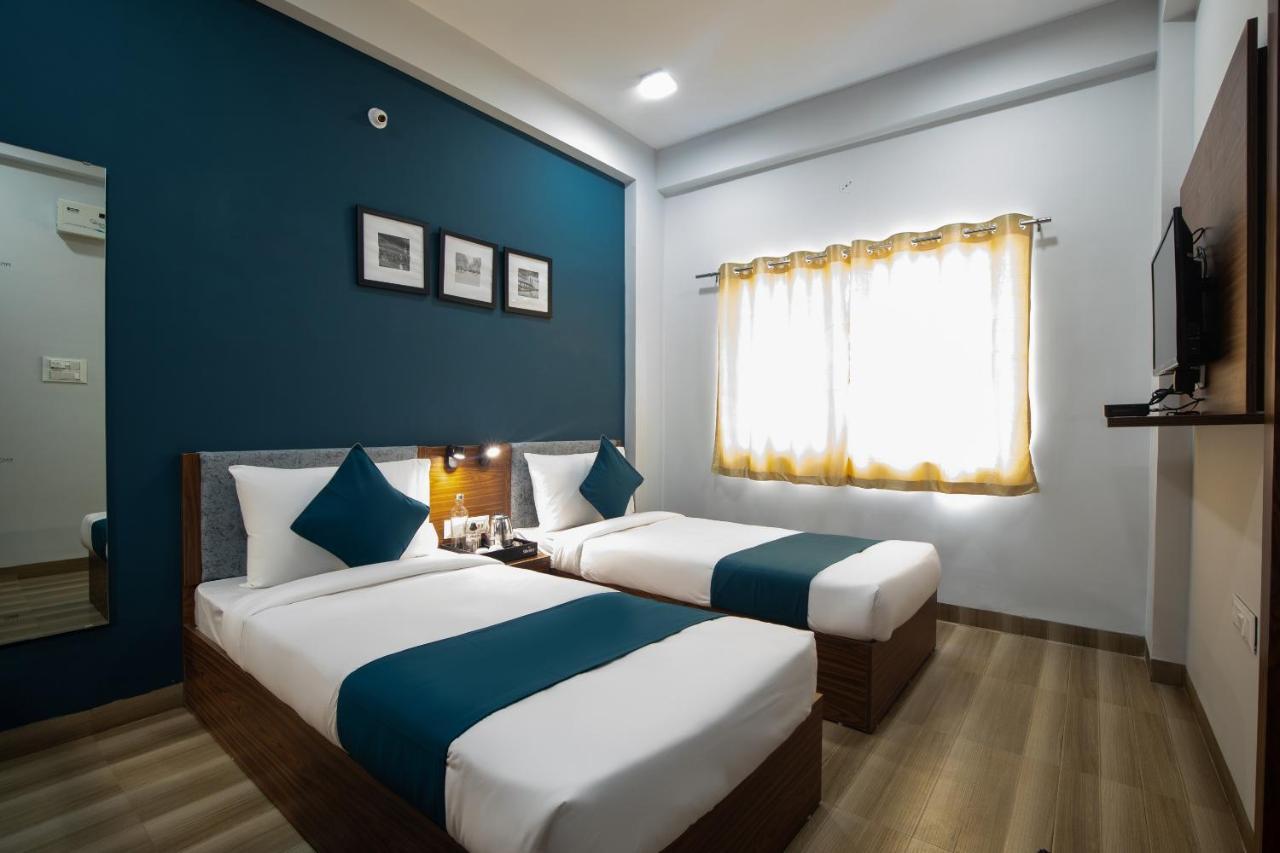 Hotel Ballfin Indore Индаур Экстерьер фото