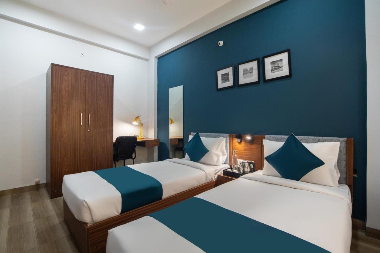 Hotel Ballfin Indore Индаур Экстерьер фото