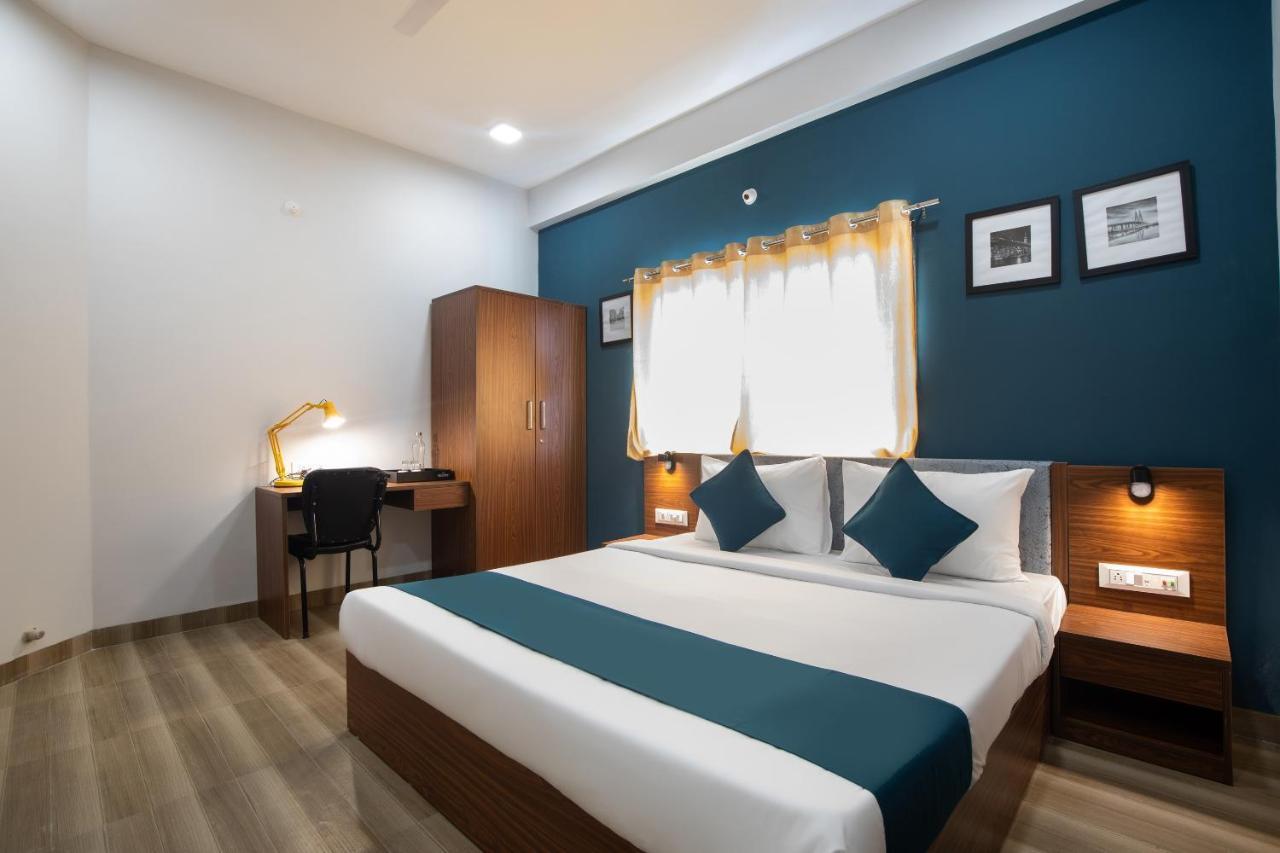 Hotel Ballfin Indore Индаур Экстерьер фото