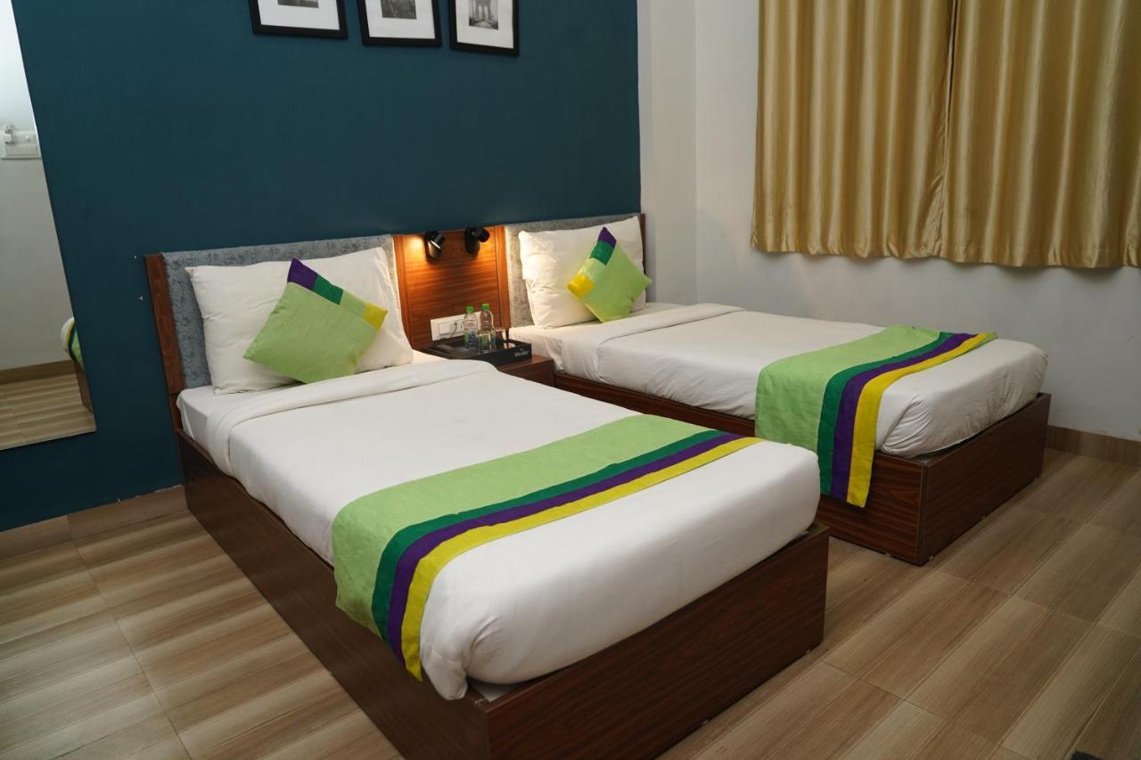 Hotel Ballfin Indore Индаур Экстерьер фото