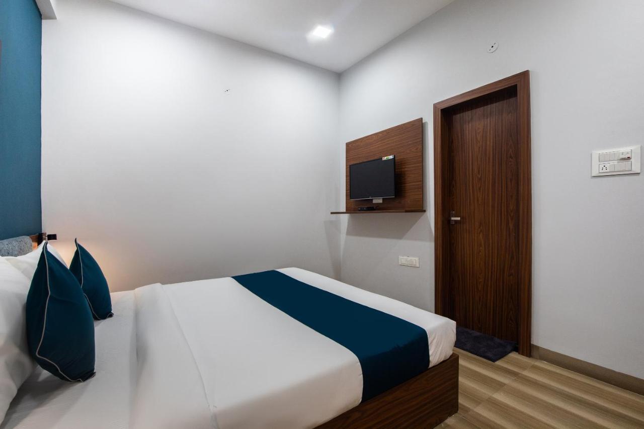 Hotel Ballfin Indore Индаур Экстерьер фото