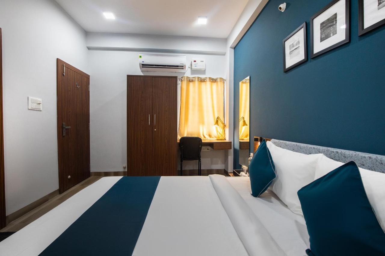 Hotel Ballfin Indore Индаур Экстерьер фото
