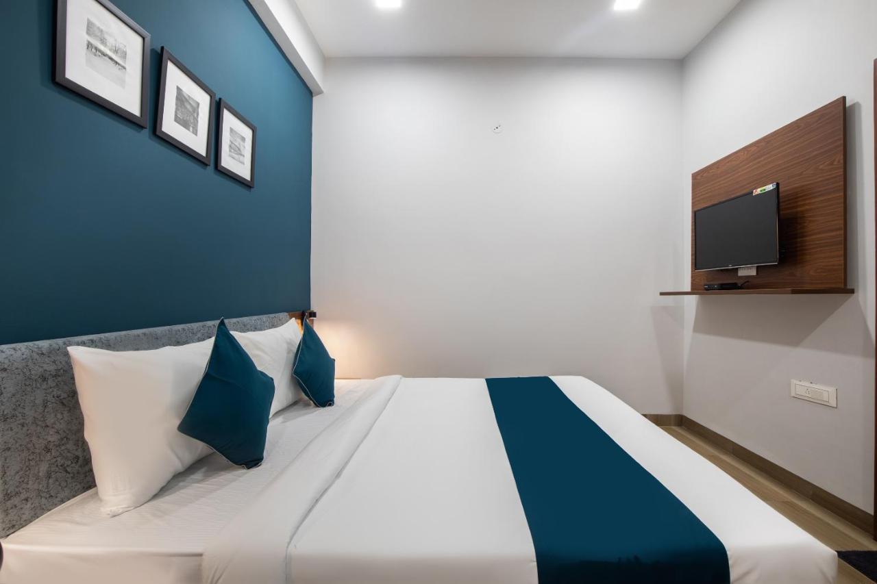 Hotel Ballfin Indore Индаур Экстерьер фото